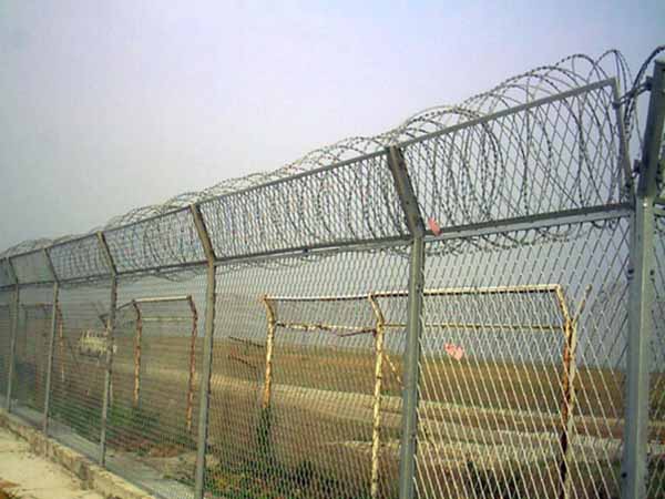 機(jī)場(chǎng)護(hù)欄網(wǎng) - 安平縣全昊金屬絲網(wǎng)制品有限公司圖片2